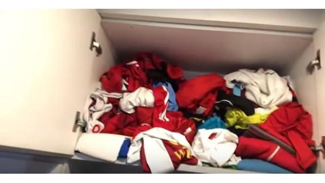 6 Potret Isi Lemari Desta dan Natasha Rizky, Ada Kaos Semasa Pacaran