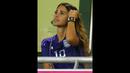 Antonella terlihat mengenakan baju away ketiga Argentina yang berwarna ungu lengkap dengan nomor 10 milik Lionel Messi. (AFP/Odd Andersen)