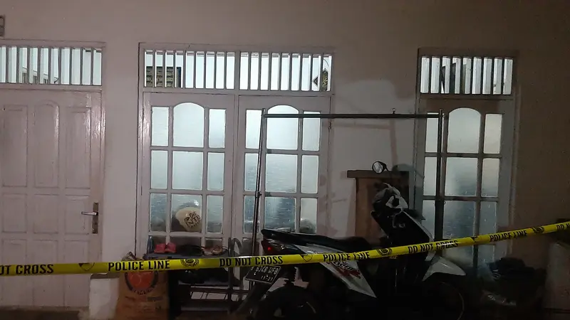 Rumah orangtua terduga teroris ZA yang menyerang Mabes Polri di kawasan Ciracas, Jakarta Timur