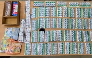Kios di Pondok Pinang Digerebek, Ratusan Obat Keras Diamankan