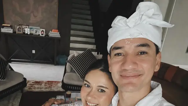 6 Potret Mesra Nana Mirdad dan Andrew White, Dijuluki Sebagai Couple Goals