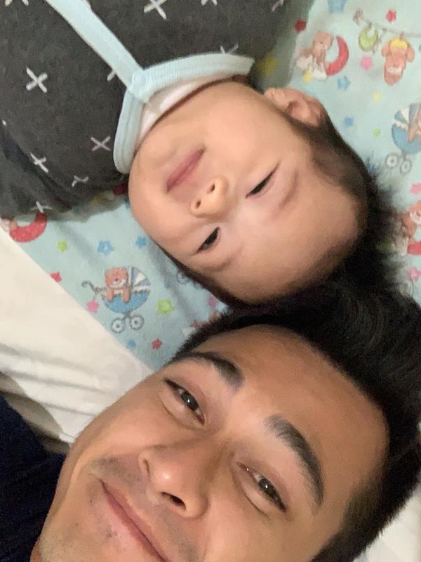 Potret Eza Gionino dan Nichole Zalya Gionino, putrinya yang lahir bulan Juni 2019 lalu. (Sumber: Instagram/@ezagio)