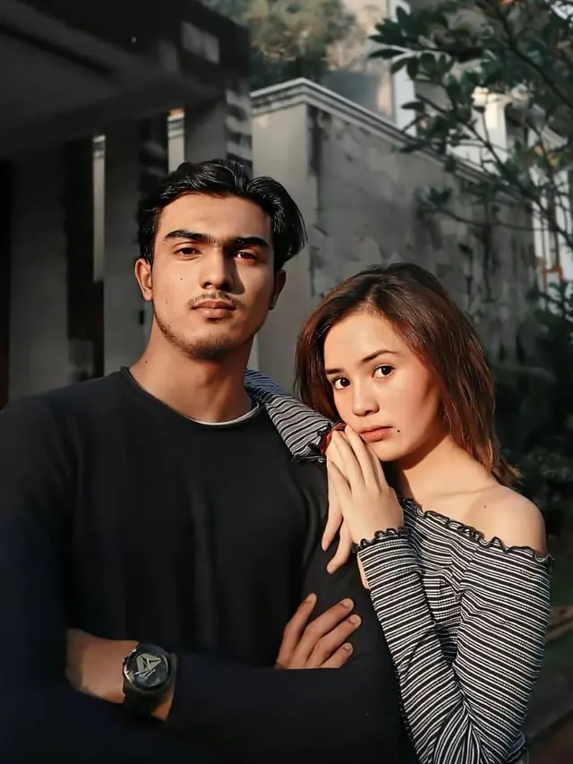 Sering Dikira Pacar, Ini 6 Potret Kompak Beby Tsabina dan Kakaknya