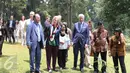 Putri Astrid dari Kerajaan Belgia (kedua kiri) saat mengunjungi Kebun Raya Bogor, Jawa Barat, Rabu (16/3). Kegiatan itu sebagai salah satu rangkaian kunjungan resmi kenegaraan Kerajaan Belgia dengan misi kerja sama bilateral. (Liputan6.com/Faizal Fanani)