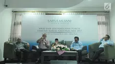 Sosiolog dari Universitas Indonesia, Tamrin Amal Tomagola (kedua kiri) memberikan pemaparan dalam acara temuan survei terkait ISIS, Jakarta, Minggu (4/6). (Liputan6.com/Helmi Afandi)