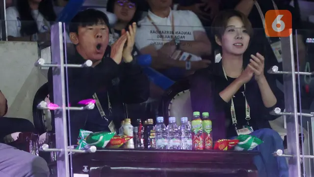 Foto: Momen Shin Tae-yong Beri Dukungan kepada An Se-young di Istora pada Final Indonesia Open 2024