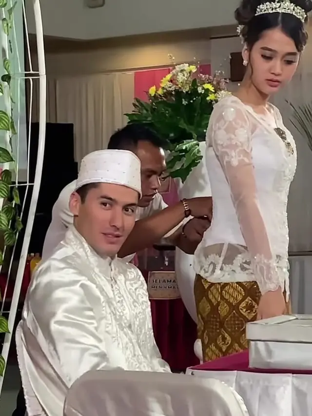 Menikah di Sinetron, Ini 6 Gaya Esta Pramanita dan Bara Valentino dalam Busana Pengantin