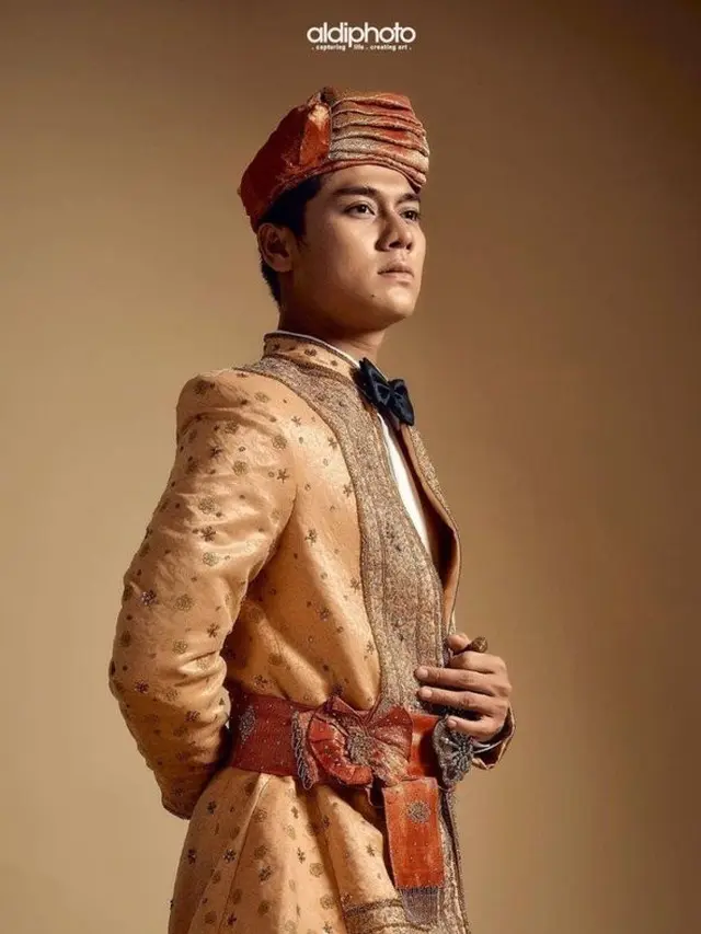 6 Potret Rizky Billar Pakai Baju Adat Minang, Resmi Dapat Gelar Panduko Rajo