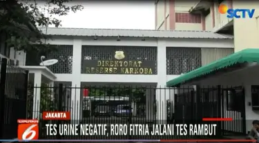 Roro Fitria ditangkap polisi di rumahnya di wilayah Pasar Minggu, Jakarta Selatan, pada 14 Februari 2018. Polisi berhasil menyita barang bukti narkoba jenis sabu seberat 2,4 gram.