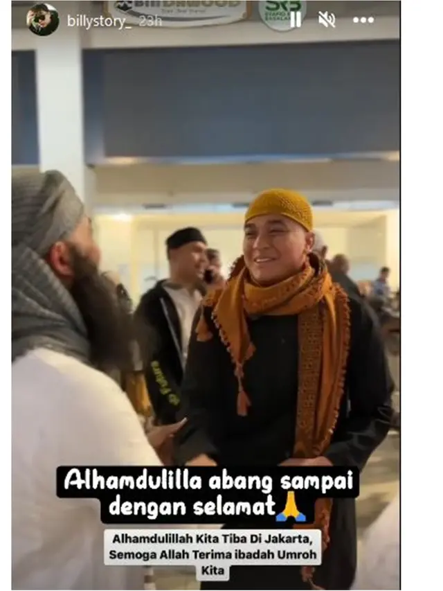 5 Potret Billy Syahputra Tampil Plontos saat Jalani Umrah Ini Curi Perhatian