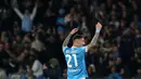 Skuad berjuluk Partenopei baru berhasil memecah kebuntuan pada menit ke-79 melalui Matteo Politano memanfaatkan kemelut di depan gawang saat situasi umpan silang. (AFP/Carlo Hermann)