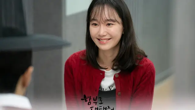 Lee Yoo Young dalam drakor Dare to Love Me. (KBS via Soompi)