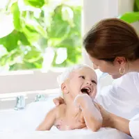 Percayalah, memasang water heater memiliki banyak keuntungan, apalagi kalau Anda baru memiliki buah hati. Mengapa? (foto: shutterstock)