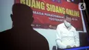 Terdakwa Jaksa Kejaksaan Negeri Yogyakarta nonaktif, Eka Safitra mendengarkan kuasa hukumnya membacakan Pledoi saat sidang vidco di Gedung KPK, Jakarta, Rabu (29/4/2020). Eka diduga menerima suap terkait lelang proyek pada Dinas Pekerjaan PUPKP Kota Yogyakarta TA 2019. (merdeka.com/Dwi Narwoko)