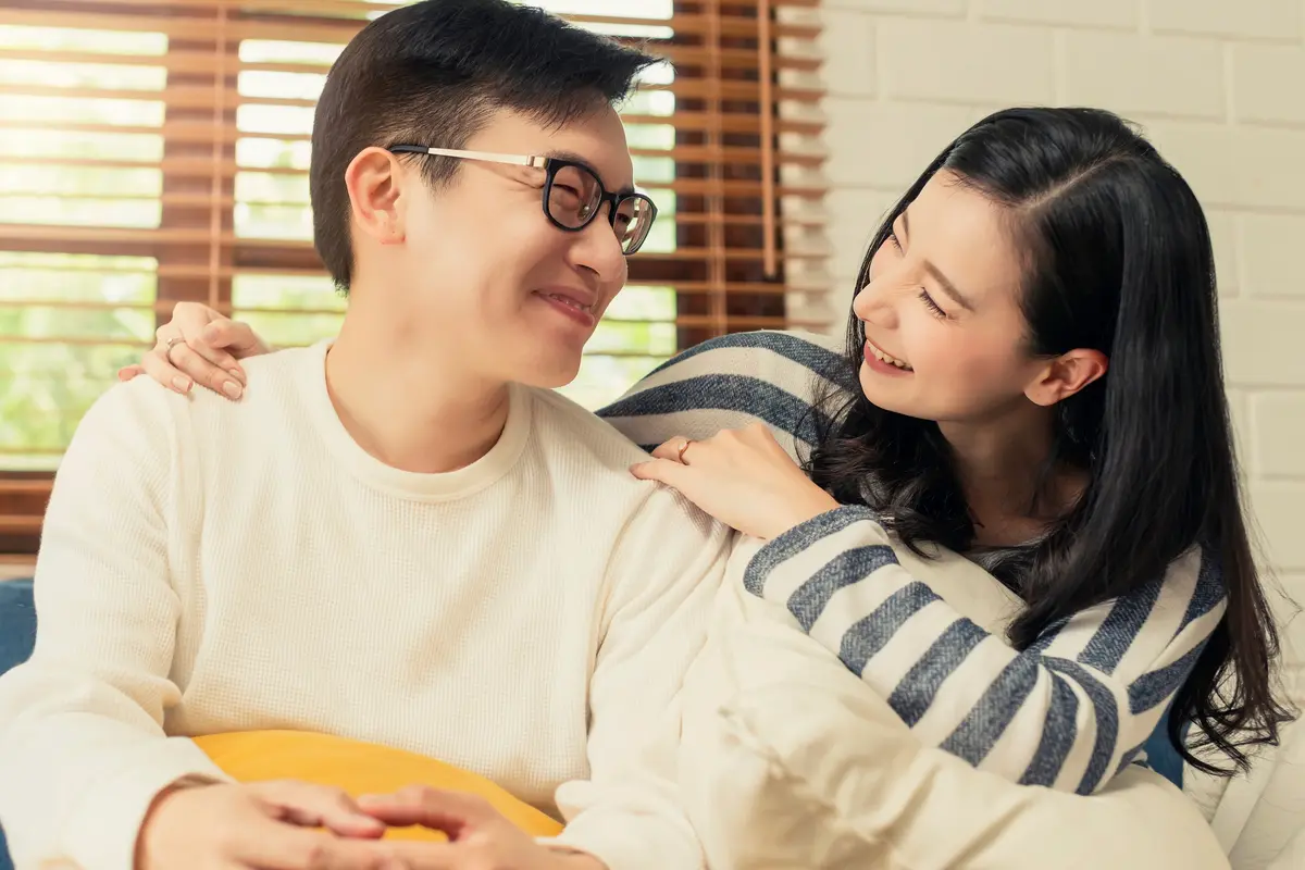 perempuan dan pasangan 2 september menawan