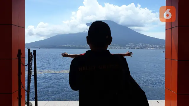 Foto: Menikmati Perjalanan di Atas Kapal Bersama Malut United untuk Melakukan Coaching Clinic