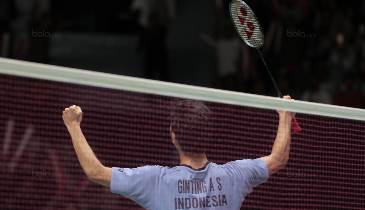 Ekspresi Anthony Ginting usai kalahkan Chen Long  pada perempatfinal Daihatsu Indonesia Master 2018 di Istora Senayan, Kamis (26/1/2018). Ginting menang 21-11 16-21 21-18. (Bola.com/Nick Hanoatubun)