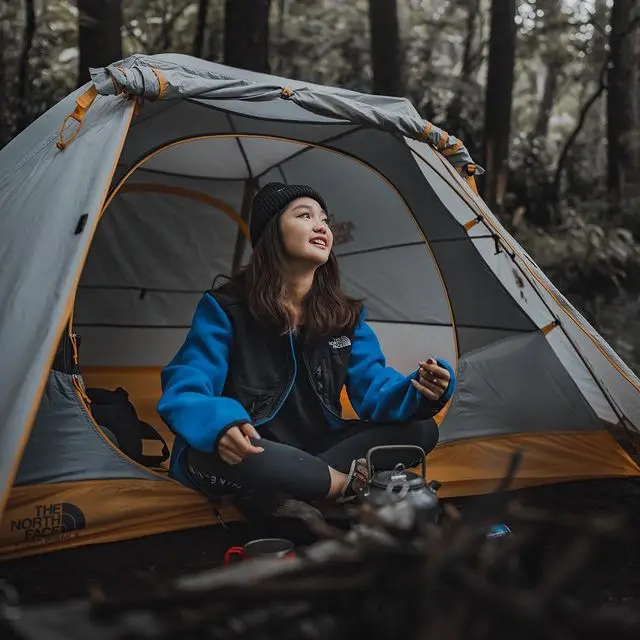 6 Momen Keseruan Chandrika Chika saat Liburan di Gunung Puntang