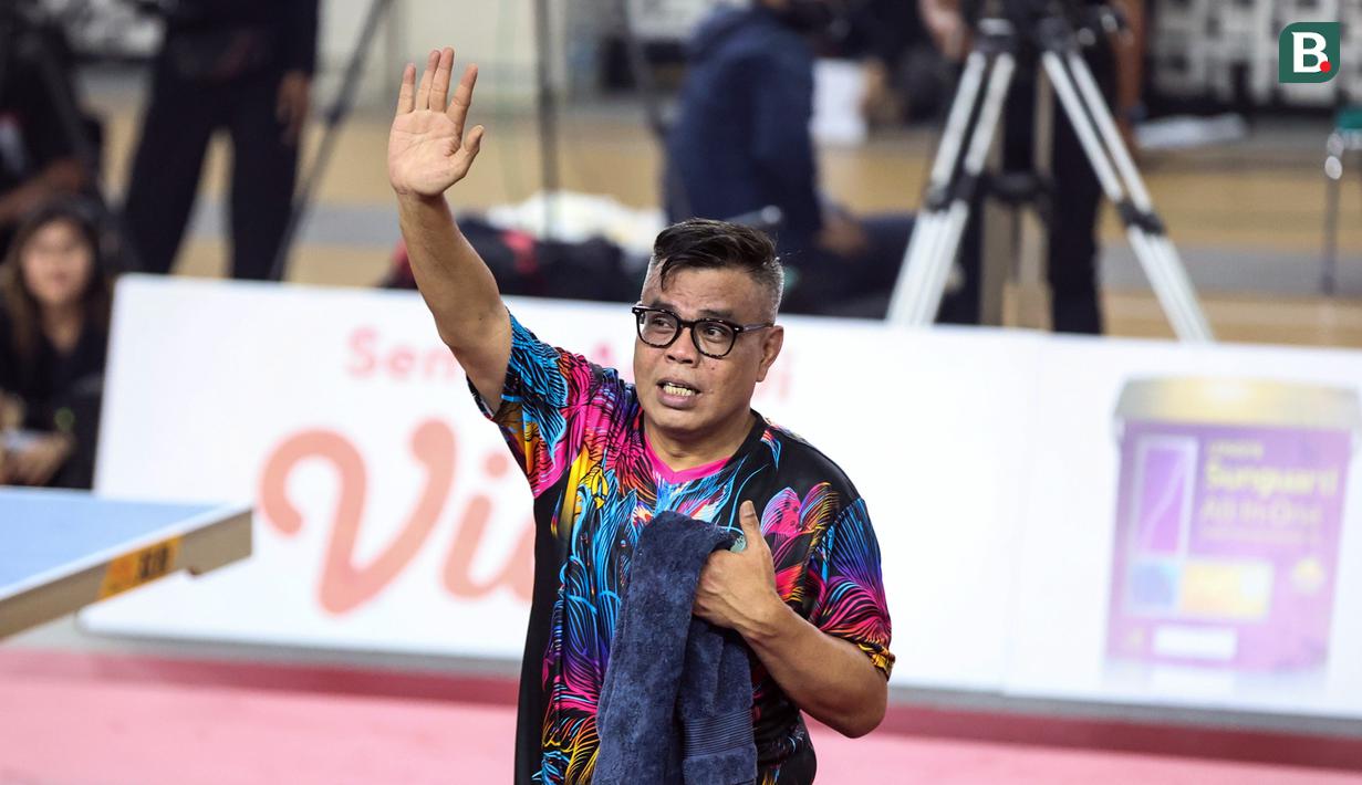 Pada laga ini dimenangkan dengan telak oleh Abdel Achrian dengan tiga set langsung (21-12, 21-9, 21-11). Dengan kemenangan ini Abdel Achrian keluar menjadi juara cabang tenis meja putra Turnamen Olahraga Selebriti Indonesia. (Bola.com/Abdul Aziz)