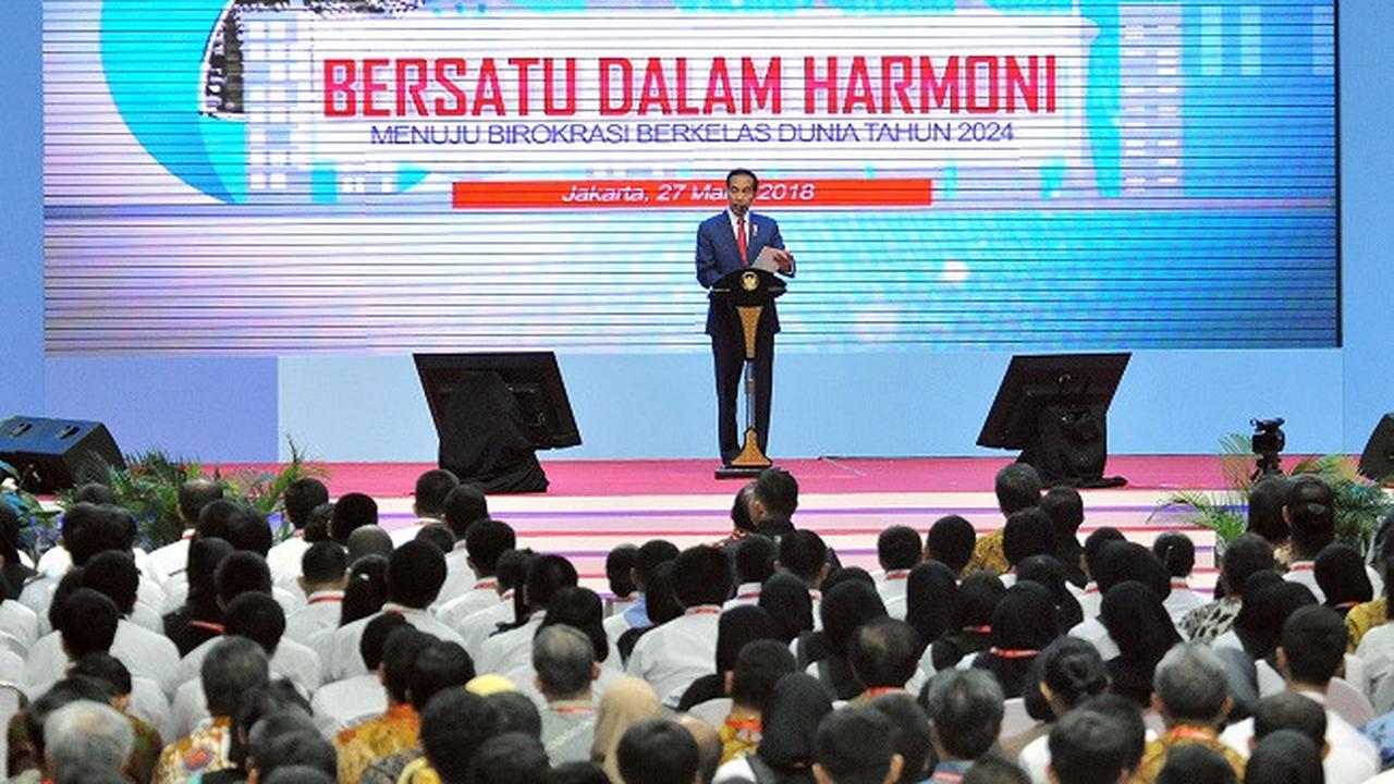 Presiden Jokowi memberi kuliah umum kepada ribuan CPNS periode 2017 (Dok Foto: Setkab.go.id)