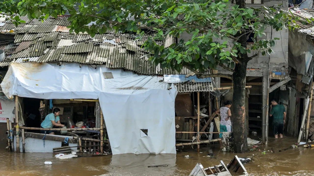 Banjir Jakarta, Ratusan RT Terdampak dan Warga Terpaksa Mengungsi