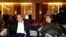 Menteri Pembangunan Desa Tertinggal, Eko Sandjojo (kiri) dan Menteri PPN/Bappenas Bambang Brodjonegoro saat menghadiri Nota Kesepahaman dengan berbagai mitra strategis di Jakarta, Kamis (27/4). (Liputan6.com/Johan Tallo)
