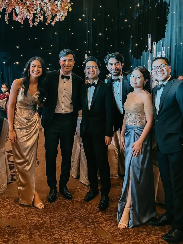 Reza Rahardian di resepsi pernikahan Putri Tanjung