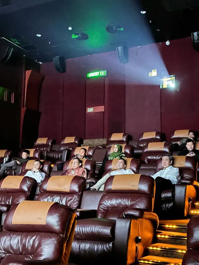 Film Timur