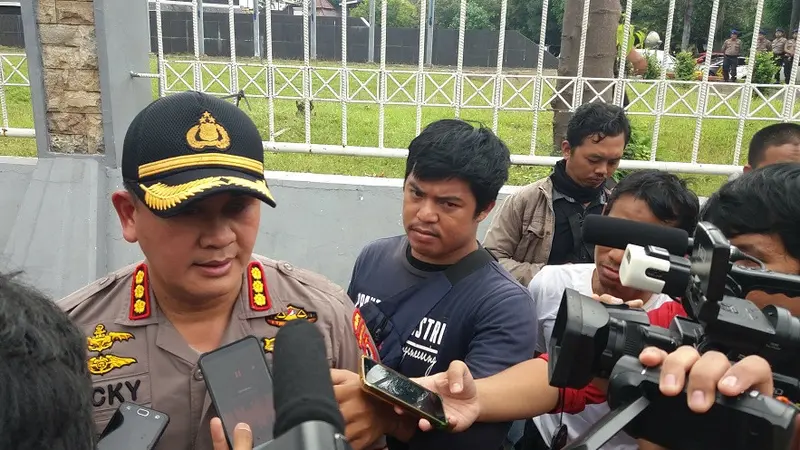 Kepala Bidang Humas Polda Sulsel, Kombes Pol Dicky Sondani membenarkan penyidikan kasus Bandara Mangkendek Toraja berjalan lambat (Liputan6.com/ Eka Hakim)