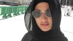 Nia Ramadhani, artis cantik yang dulu mengawali kariernya sebagai model dan aktris cilik. Kini ia tetap eksis di dunia hibura Tanah Air. Sebagai salah satu artis papan atas, gaya penampilan Nia selalu menarik untuk disorot seperti saat ia dengan cantiknya mengenakan hijab saat momen berhaji. (Liputan6.com/IG/@ramadhaniabakrie)