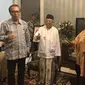 Lily Chodidjah Wahid, adik dari presiden keempat Abdurrahman Wahid atau Gus Dur mengunjungi calon wakil presiden Ma'ruf Amin di kediamannya