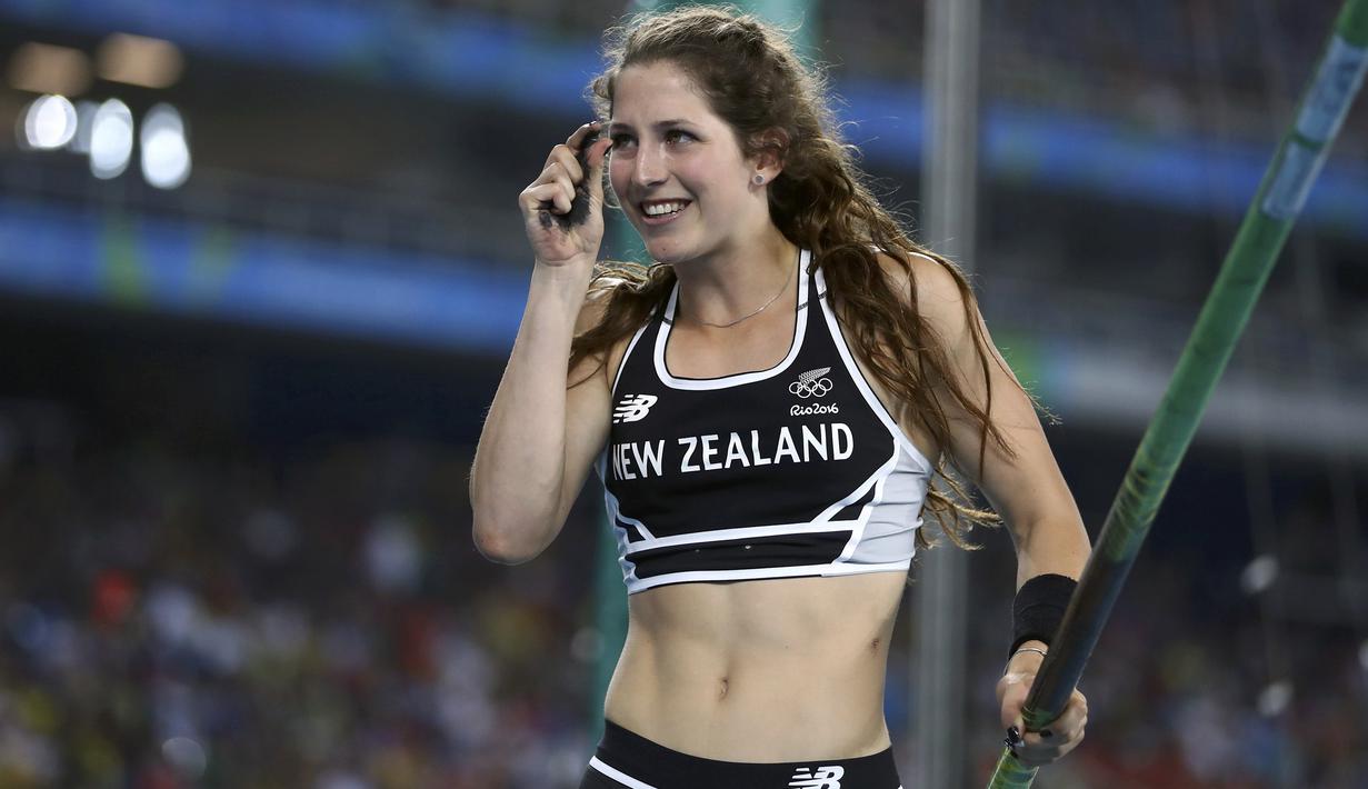 Eliza McCartney saat tampil pada final  Olimpiade Rio 2016 di Olimpic Stadium, Brasil, (20/8/2016). (REUTERS/Kai Pfaffenbach)