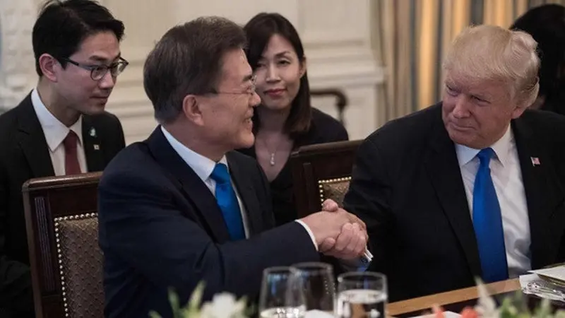 Pertemuan antara Presiden Amerika Serikat Donald Trump dan Presiden Korea Selatan Moon Jae-in di Gedung Putih (AFP)