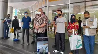 Mahasiswa berinisial MFA yang dibanting oknum polisi Brigadir NP saat demo di Kantor Bupati Tangerang, kini sudah diizinkan pulang dari rumah sakit. (Liputan6.com/Pramita Tristiawati)