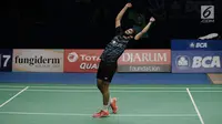 Tunggal Putra India Kidambi Srikanth merayakan kemenangannya usai melawan Kazumasa Sakai dalam kejuaraan final BCA Indonesia Open 2017 di Jakarta, Minggu (18/6). Kidambi Srikanth menang dengan skor 21-11, 21-19. (Liputan6.com/Faizal Fanani)