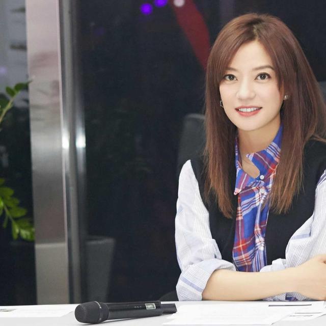 Zhao Wei memerankan Putri Huan Zhu