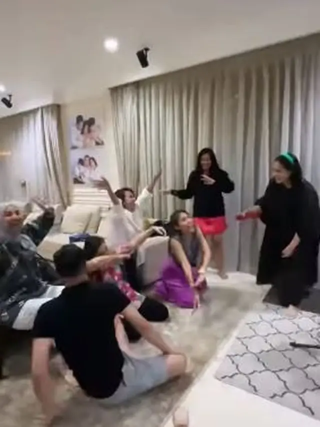 Geng Cendol ke Istana Andara (Instagram/mrsayudewi)