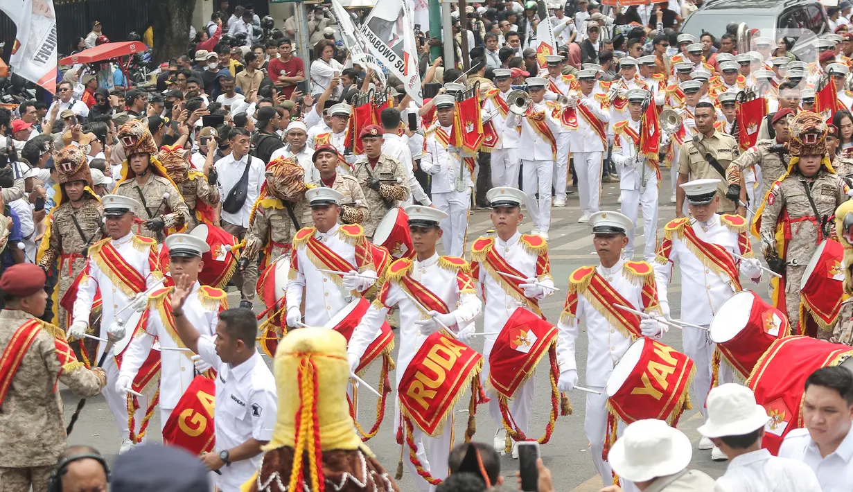 Sebelumnya, massa pendukung Paslon Prabowo Subianto-Gibran Rakabuming Raka sudah memadati kawasan Taman Suropati. (Liputan6.com/Angga Yuniar)