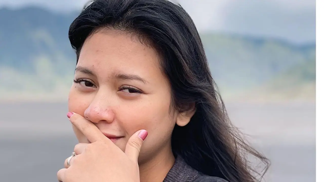6 Potret Indah Permatasari dan Arie Kriting Ke Bromo, Syuting Film Kejar Mimpi Gas Pol