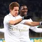 Mario Pasalic (kiri) melakukan selebrasi usai membobol gawang Bologna pada laga Serie A di di Stadio Renato Dell'Ara, Bologna,  (8/5/2/2017).  MIlan mengan 1-0.   (Giorgio Benvenuti/ANA via AP)