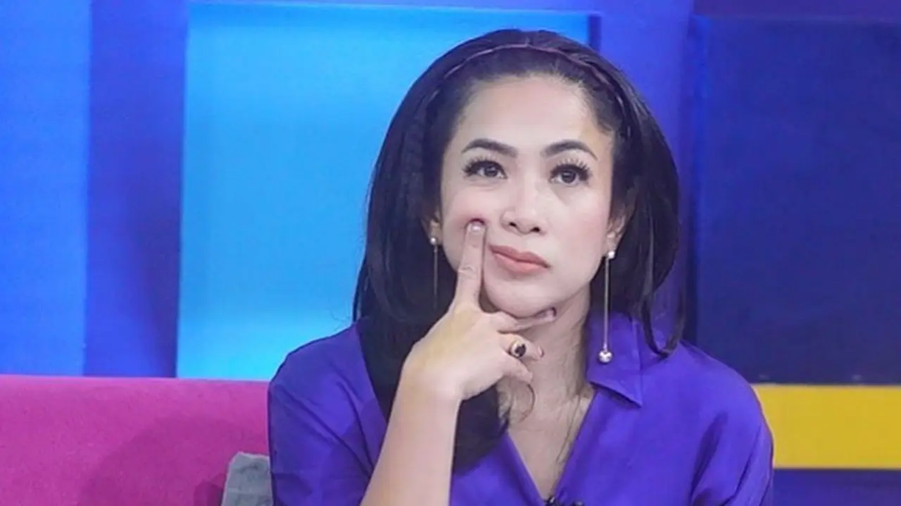 Feni Rose bahagia dengan status janda (Instagram/fenirose)