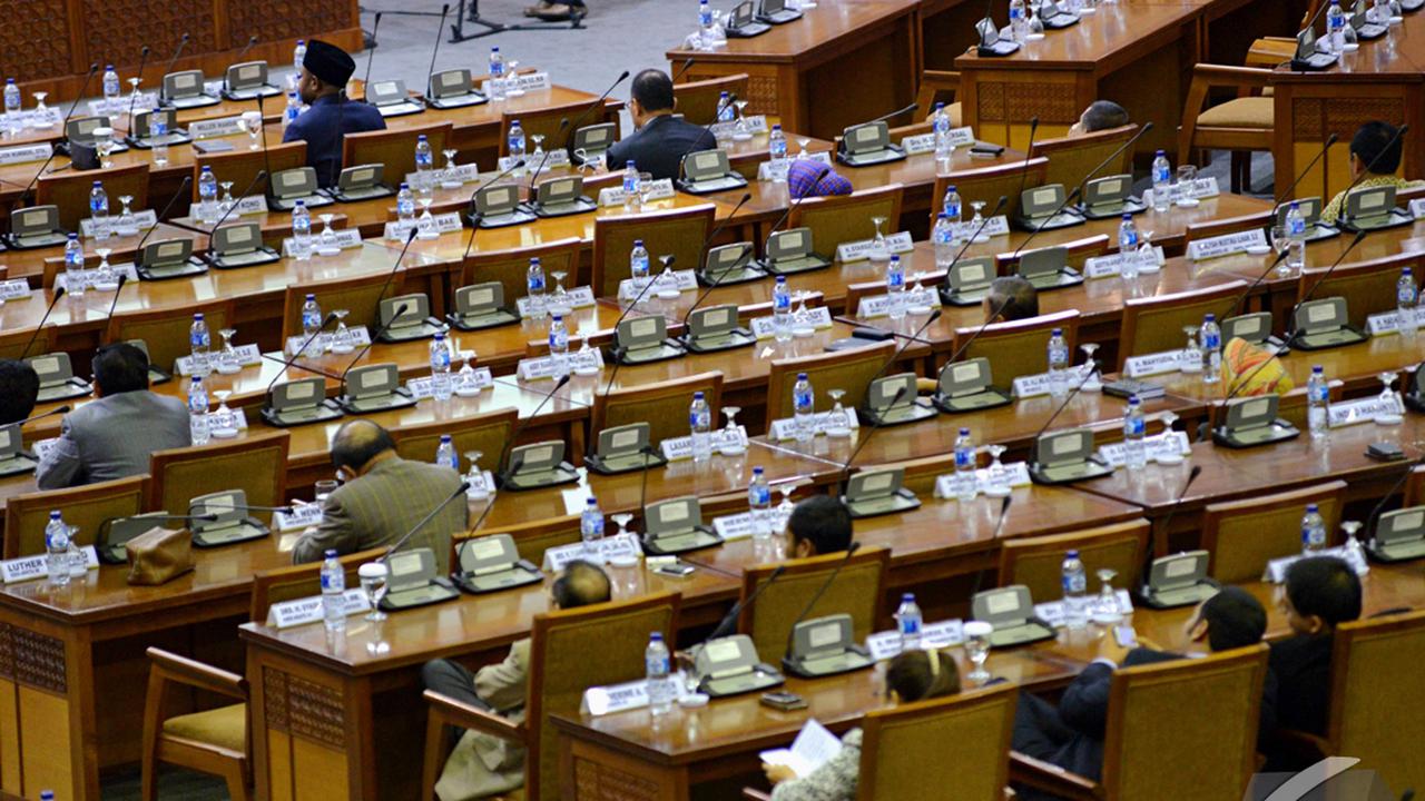 Rapat Paripurna DPR Kubu KMP Dipenuhi Bangku Kosong