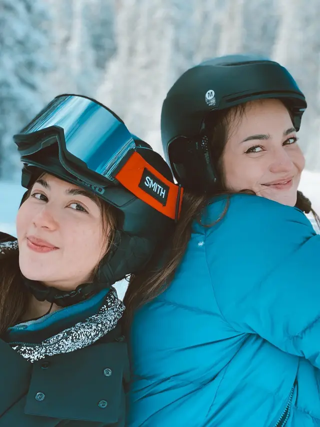 7 Momen Kebersamaan Enzy Storia dan Jessica Milla di Amerika, Main ke Gunung Aspen