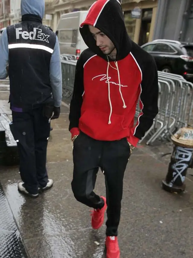 [Bintang] Zayn Malik - Gigi Hadid