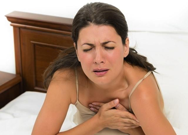 Wanita lebih berisiko terkena serangan jantung | Photo: Copyright Thinkstockphotos.com 