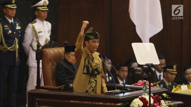 Jokowi Berbaju Sasak