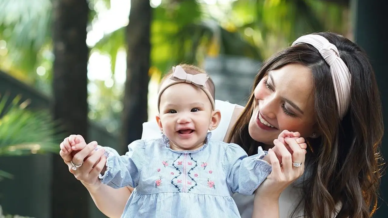 6 Gaya OOTD Claire Herbowo Anak Shandy Aulia, Menggemaskan