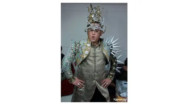 Gaya Busana Nassar Mirip Seperti Acara Met Gala Ini Bikin Senyum-senyum