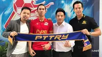 Ryuji Utomo resmi berkostum klub Divisi 2 Thailand, PTT Rayong. (Bola.com/Dokumen pribadi Gabriel Budi)