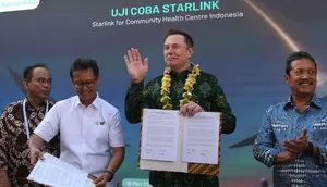 Peluncuran Starlink di Puskesmas Sumerta Kelod, Bali untuk menandai digitalisasi fasilitas kesehatan di pedesaan. (AP Photo/Firdia Lisnawati)
